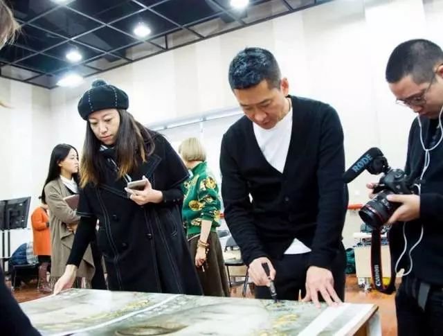 周杰在娛樂圈混不下去了？人家可是低調的億萬富豪！