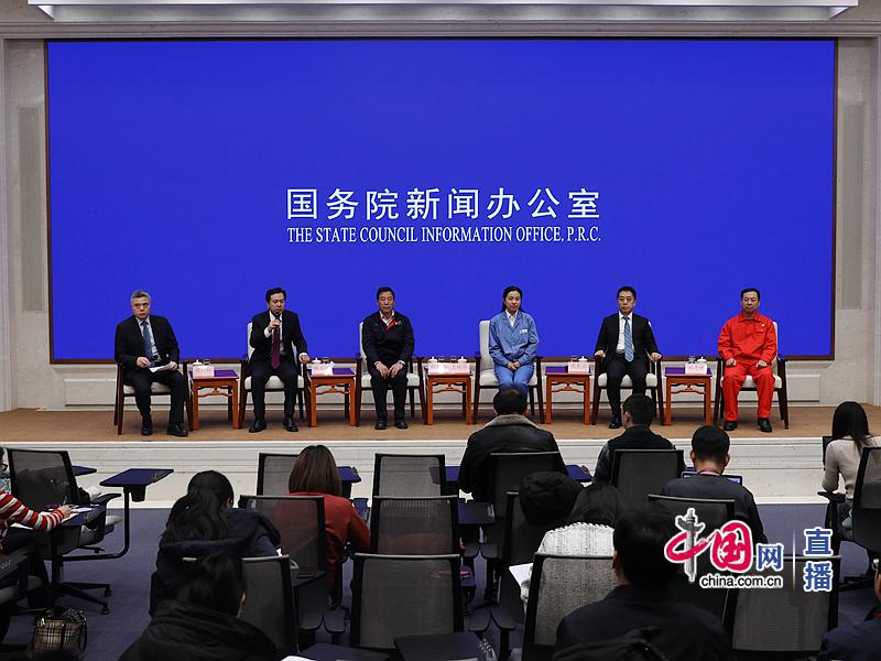 新聞辦就“改革開放與中國高技能人才隊(duì)伍建設(shè)”舉行中外記者見面會