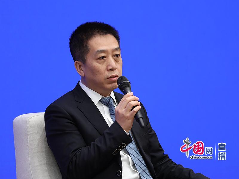 新聞辦就“改革開放與中國高技能人才隊(duì)伍建設(shè)”舉行中外記者見面會