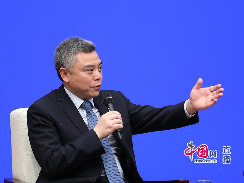新聞辦就“改革開放與中國高技能人才隊(duì)伍建設(shè)”舉行中外記者見面會