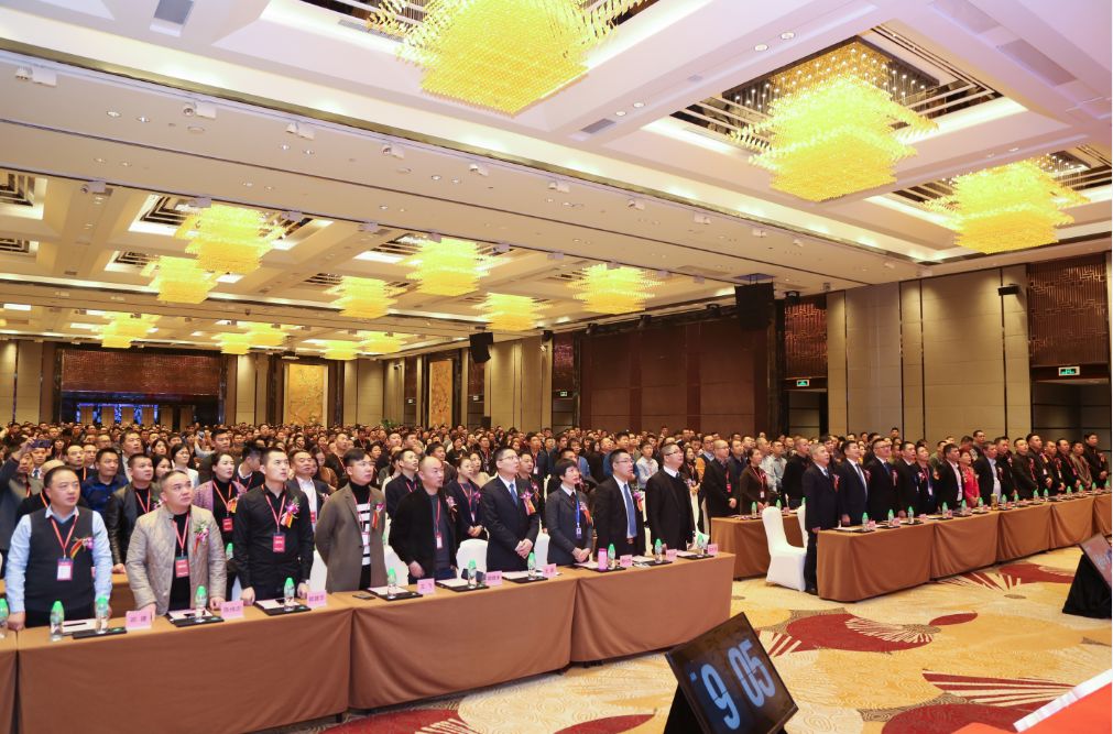 劍指80億！宏宇陶瓷2019榮耀再升級，不服來戰(zhàn)！