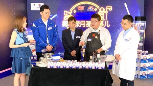光明乳業(yè)電商營銷中心天貓年貨節(jié)探月直播，“在月球上”搞了個(gè)大事情