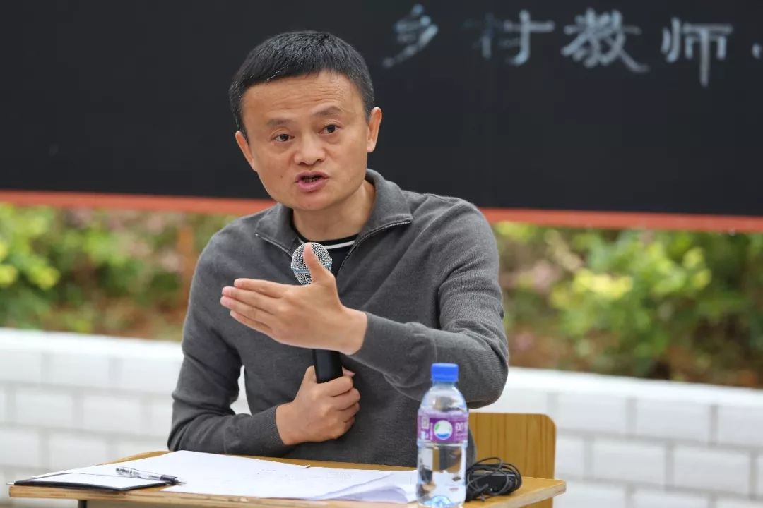 《百度已死》文章刷屏；華為、外交部回應美國將引渡孟晚舟；微信賬號無法登陸抖音；影視業(yè)自查報稅入庫115億 | 早報
